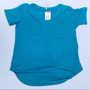 NEW WITH TAGS Women’s Heathered Blue Pocket Tee